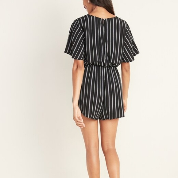 NWT Old Navy romper size M - Picture 2 of 6